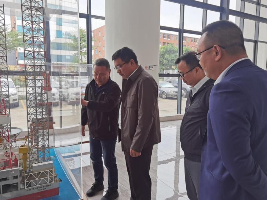 佛山市人才發(fā)展集團(tuán)、佛山市科創(chuàng)控股領(lǐng)導(dǎo)蒞臨我司調(diào)研指導(dǎo)！