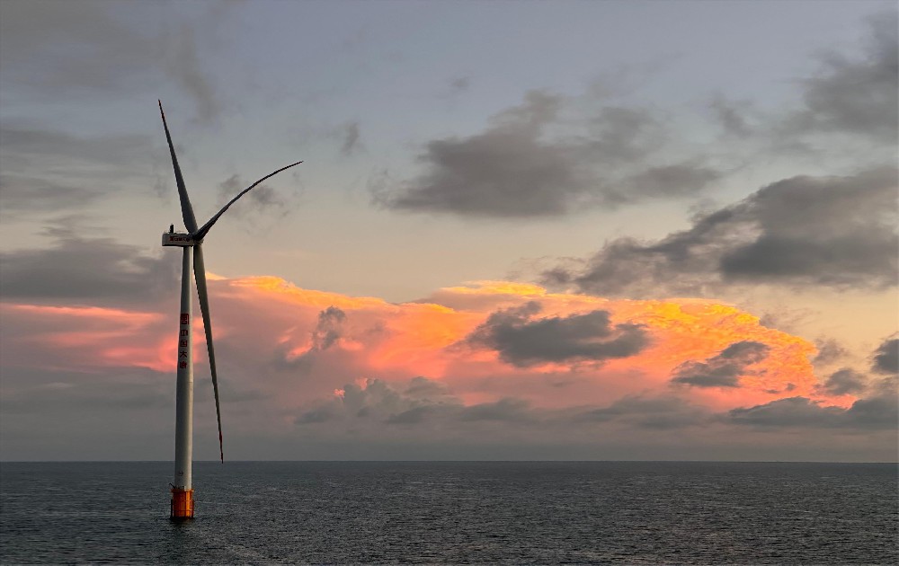 海南1200MW海上風(fēng)電項(xiàng)目！精銦01完成首臺(tái)風(fēng)機(jī)安裝